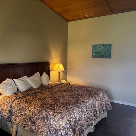 Town & Country Motel คลินตัน ภายนอก รูปภาพ